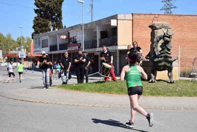 La colla Ball de Drac i Diables de Montornès va animar als participants.