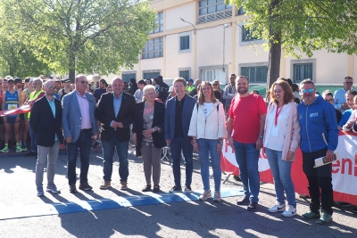 Representants polítics de Montornès, Montmeló, Vilanova i La Roca, amb la presidenta de la Federació Catalana d'Atletisme. (Imatge: AF Montornès)