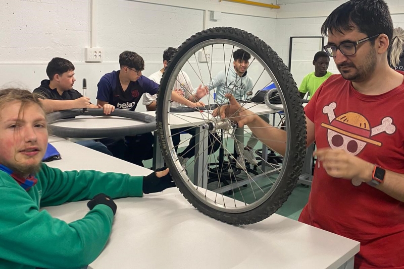 Tastet de mecànica de bicicletes.