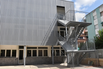 Vista des del pati de l'escola