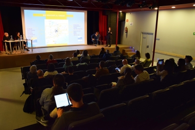 Matinal de conferències sobre la gestió de l'aigua i la sequera a l'Espai Cultural Montbarri.