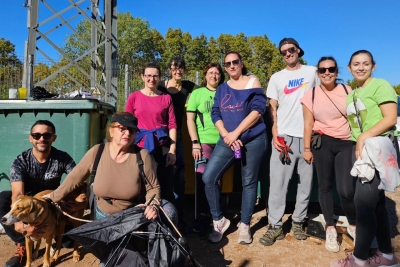 Jornada de recollida de residus al riu Mogent. (imatge: Montornès Animal)