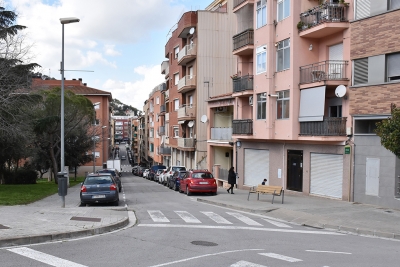 El carrer de Joan XXIII a la confluència amb el carrer de Sant Sadurní