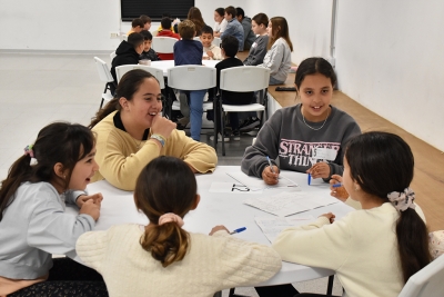 Un dels grups de treball de la trobada de cooperatives del projecte CuEmE.
