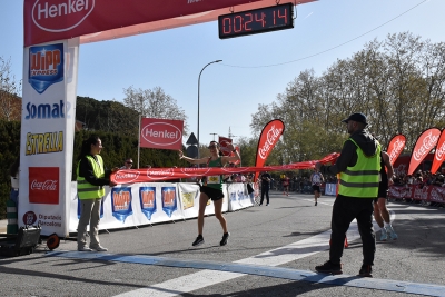 Vanessa Arias, del Club Atletisme Montornès, guanyadora de la Cursa dels 6 km.