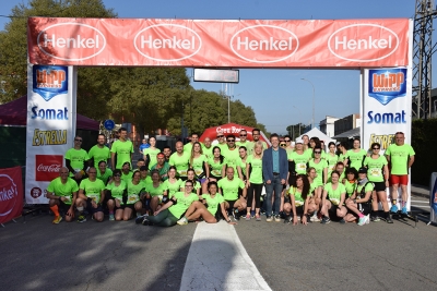 Foto de grup de les persones que han participat en el projecte Corre per la igualtat.