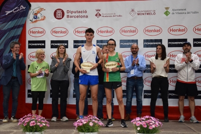 El guanyador i la guanyadora de la Cursa dels 6 km.