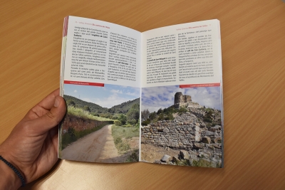 Detall de la ruta al Castell de Sant Miquel que apareix al volum de la col·lecció "Els camins de l'Alba" del Vallès Oriental.
