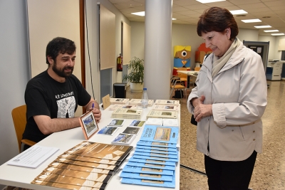 Venda i repartiment de publicacions del CEMV.