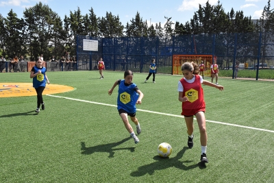 Las Girls, de l'Escola Can Parera, disputant un dels partits.