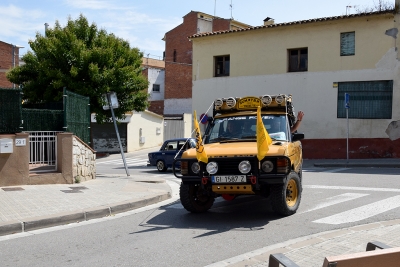 Els vehicles van fer una ruta pels carrers del poble.