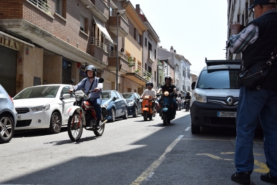 Els vehicles van fer una ruta pels carrers del poble.