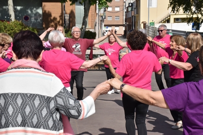 Sardanes a càrrec de l'alumnat del taller de sardanes.