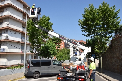 Canvi de lluminàries al barri de La Bòbila.