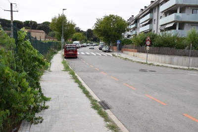 Zona d'aparcament de caravanes i autocaravanes al carrer del Consell de Cent, a prop de la confluència amb el carrer de Francesc Layret.