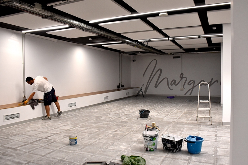 La sala gran del Teatre Margarida Xirgu durant les obres de manteniment.
