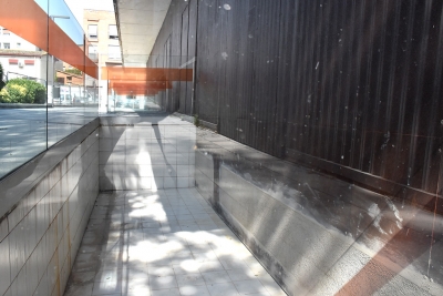S'han tret les finestres que donaven als patis del Teatre Margarida Xirgu.
