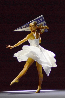 Un moment de l'actuació de Paula Manzano