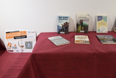 Racó bibliogràfic de l'exposició "Les raons de la cooperació."