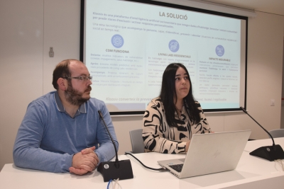 Intervenció de representants de la cooperativa Kloosiv.