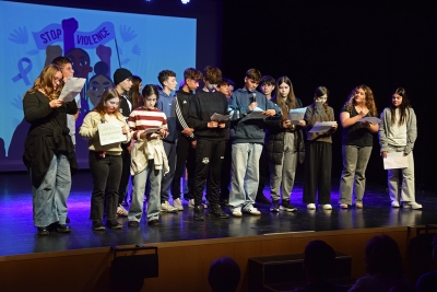 Intervenció d'alumnes de l'Institut Marta Mata.