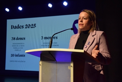 La regidora de Feminisme i Diversitats, Natalia Segura, ha llegit el manifest institucional.