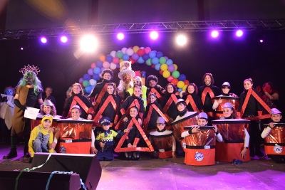 1r premi comparsa mitjana: "Los Pandators".