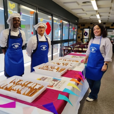Xocolatada solidària a l'Institut Marta Mata. (Imatge: EHVO)