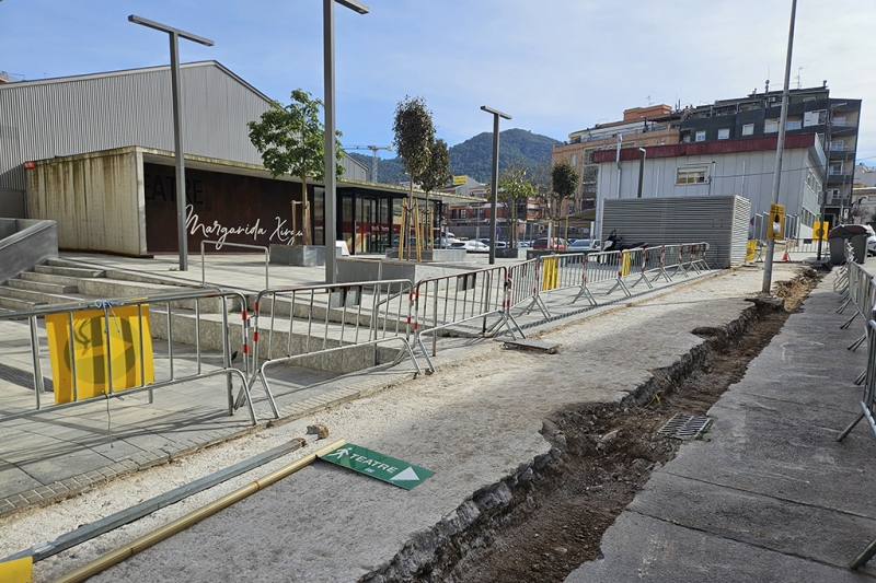 Treballs de millora al carrer del Riu Mogent.