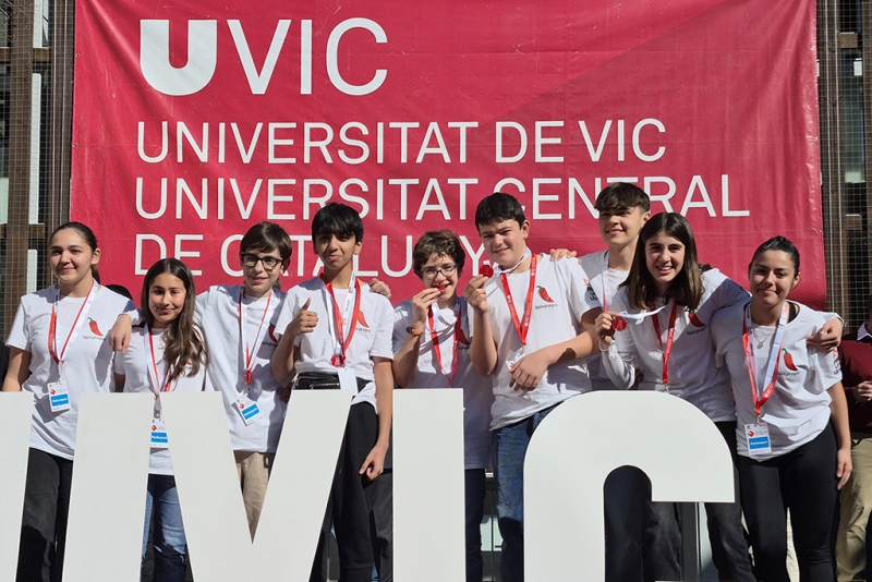 L'equip SpicyLegos de l'Institut Marta Mata a la FIRST LEGO League Vic. (Imatge: Institut Marta Mata)