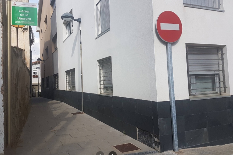 Carrer de la Sagrera. (Font: Pako Valera via Google Maps).