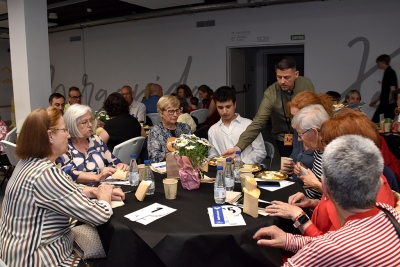 L'entrada a la gala va incloure un aperitiu per a les persones assistents.