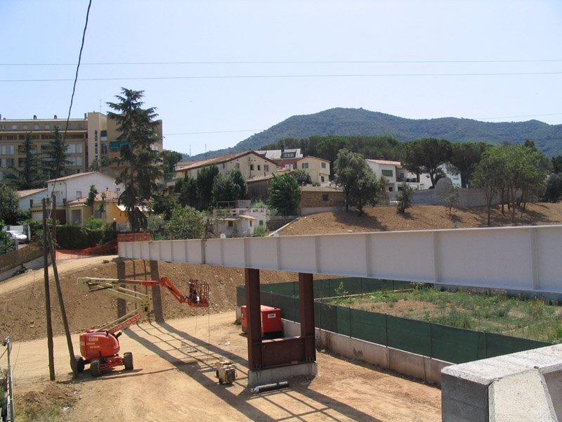 La passarel·la connectarà els carrers de Joan Carles I i d'Els Pins 