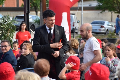 El Mag Lari va presentar l'acte.