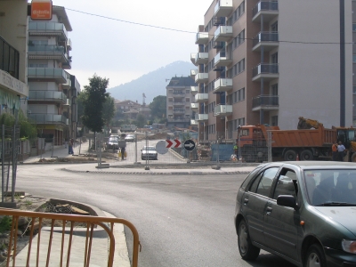 Vista de l'av. de la Llibertat des de la cruïlla des  les avingudes d'Ernest Lluch i de Can Vilaró