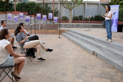 La fisioterapeuta del CAP de Montornès de l'ICS, Laura Noguera, en la seva intervenció.