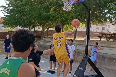 Partits al campus del Club Bàsquet Vila de Montornès. (imatge: CB Vila de Montornès)