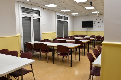 Interior del Casal de la Gent Gran Nord després del repintat.