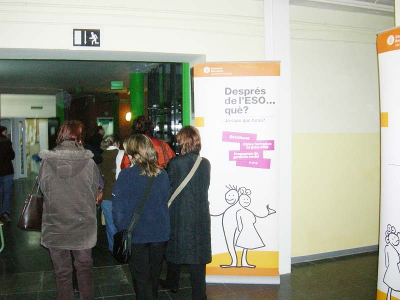 Exposició "Després de l'ESO... què?" a l'IES Vinyes Velles