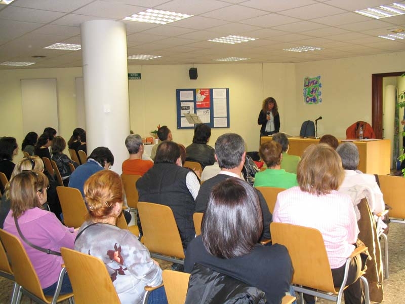 Lectura del manifest a la Biblioteca de Montornès