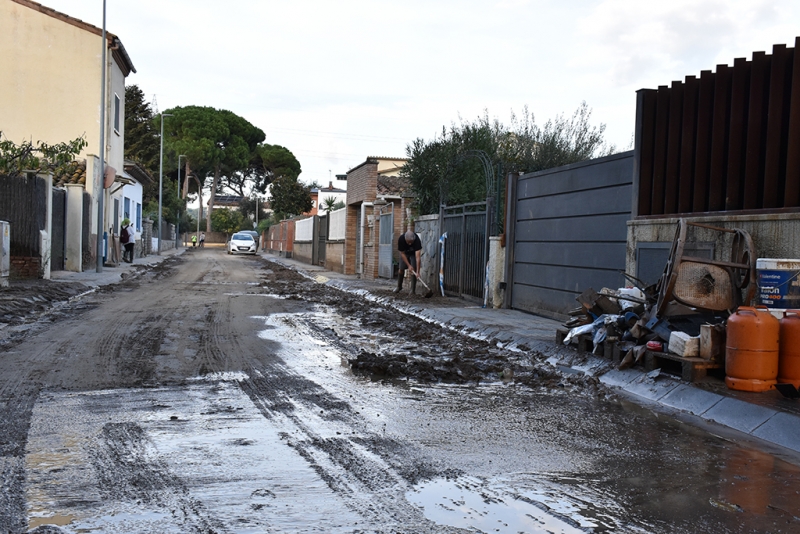 Carrer del barri de l'Ametller, després de feines a la via pública