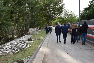 La comitiva va visitar les instal·lacions de la Zona Esportiva Municipal Les Vernedes.