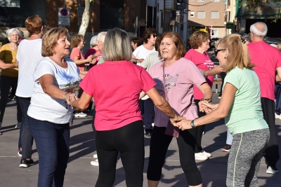 Les persones grans participants han ballat tant de manera individual com grupal.