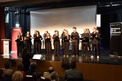 Actuació del cor MontCor.