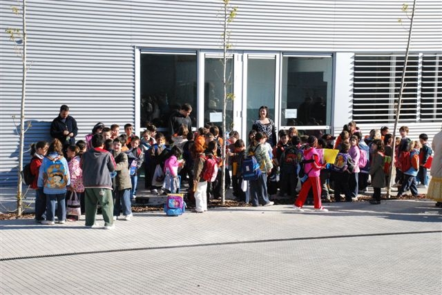 Entrada de les instal·lacions al camí de la Justada