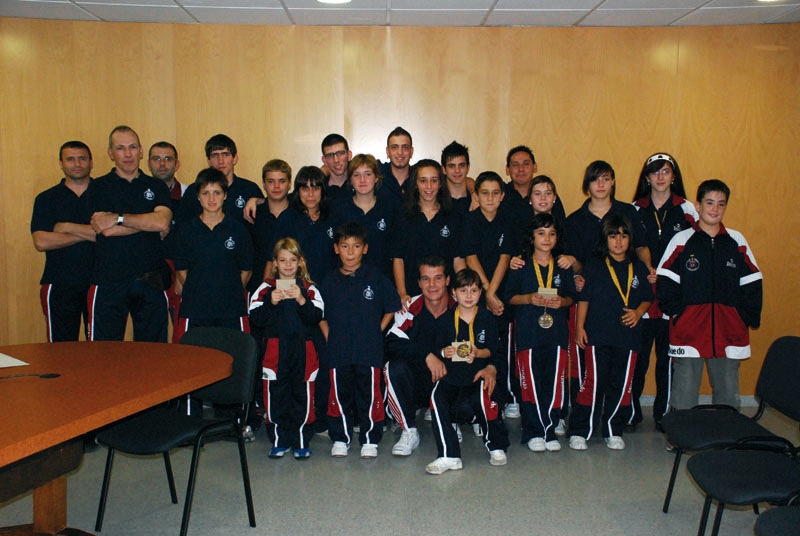 Esportistes del Club Karate Montornès