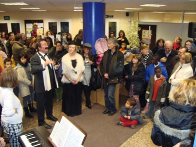 L'acte de reinauguració ha comptat amb la col·laboració de l'Aula Municipal de Teatre