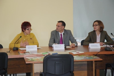 D'esquerra a dreta, Dolores Gómez, Daniel Cortés i Raquel Carrasco
