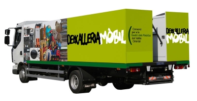 La deixalleria és un camió equipat en diversos contenidors