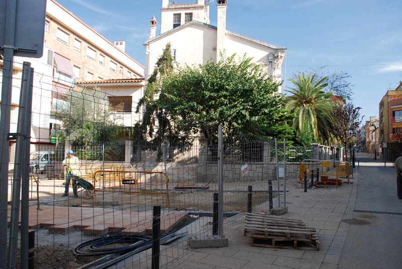 Ampliació de la zona de vianants del carrer Major amb la incorporació del carrer del Riu Mogent